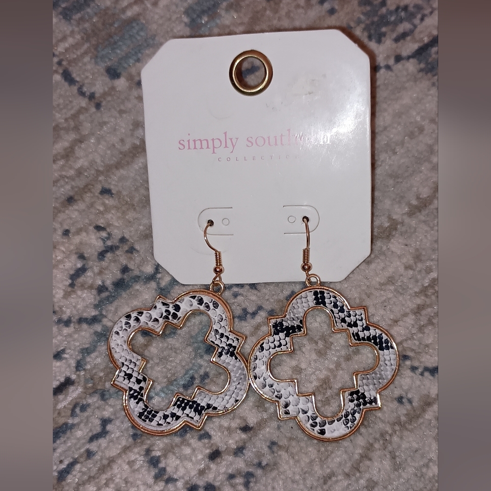 Simply Southern Animal Print Clover Earrings new with Tags